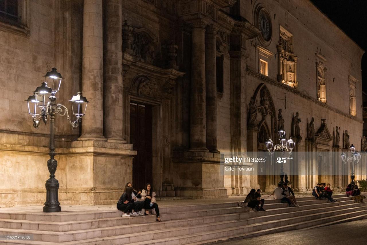 Dietro Piazza Maggiore Sulmona Extérieur photo